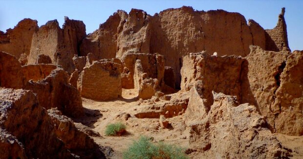 Unter dem Sand der Sahara wurde ein Netz alter Tunnel entdeckt, dessen Länge 1600 Kilometer beträgt