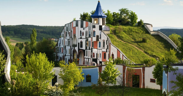 Im Einklang mit der Natur: Ein Österreicher hat ein besonderes Wellness-Hotel auf dem Gelände einer heißen Quelle errichtet