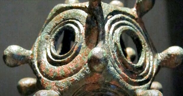 Ein Bauer entdeckte bei der Feldarbeit ein ungewöhnliches Bronzedetail: Analysen ergaben, dass es 1600 Jahre alt war