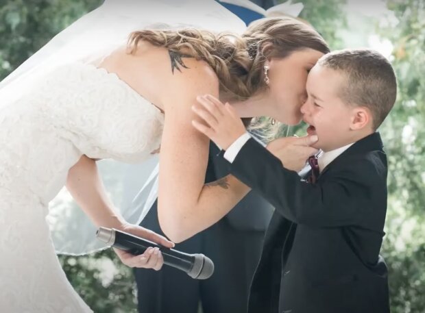 “Mein Sohn”: Vor der Hochzeit schenkte die Braut ihrem Stiefsohn ein ungewöhnliches Geschenk